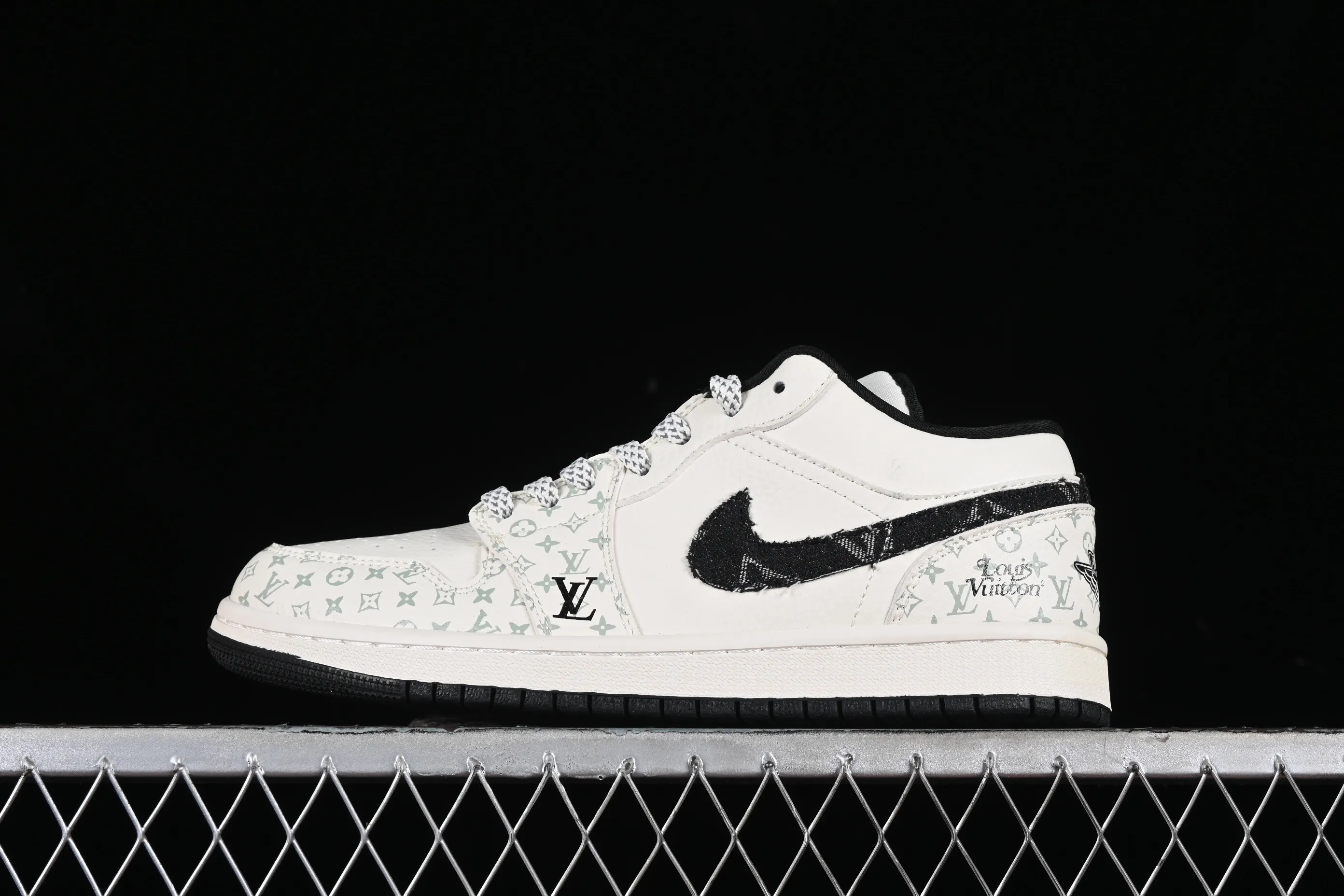 All categories Air Jordan Jordan series basketball shoes Air Jordan 1 Low High-end customized low-top sneakers Air Jordan 1 Low AJ1 Joe 1 LV joint-black denim print High-end customized low-top basketball shoes SJ9950-006
